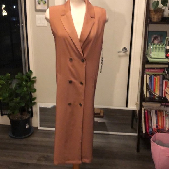 HYFIVE SLEEVELESS OVERCOAT - Picture 1 of 6